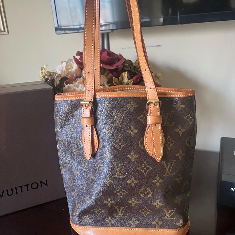 Authentic Louis Vuitton Bucket Bag